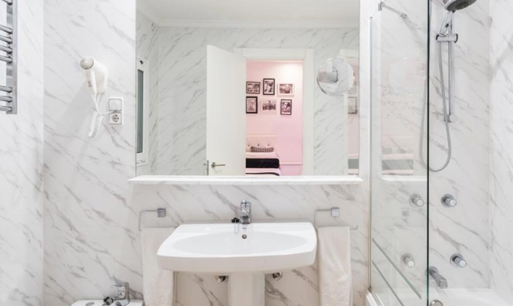HOMESTAGING BATHROOM LOS ANGELES
